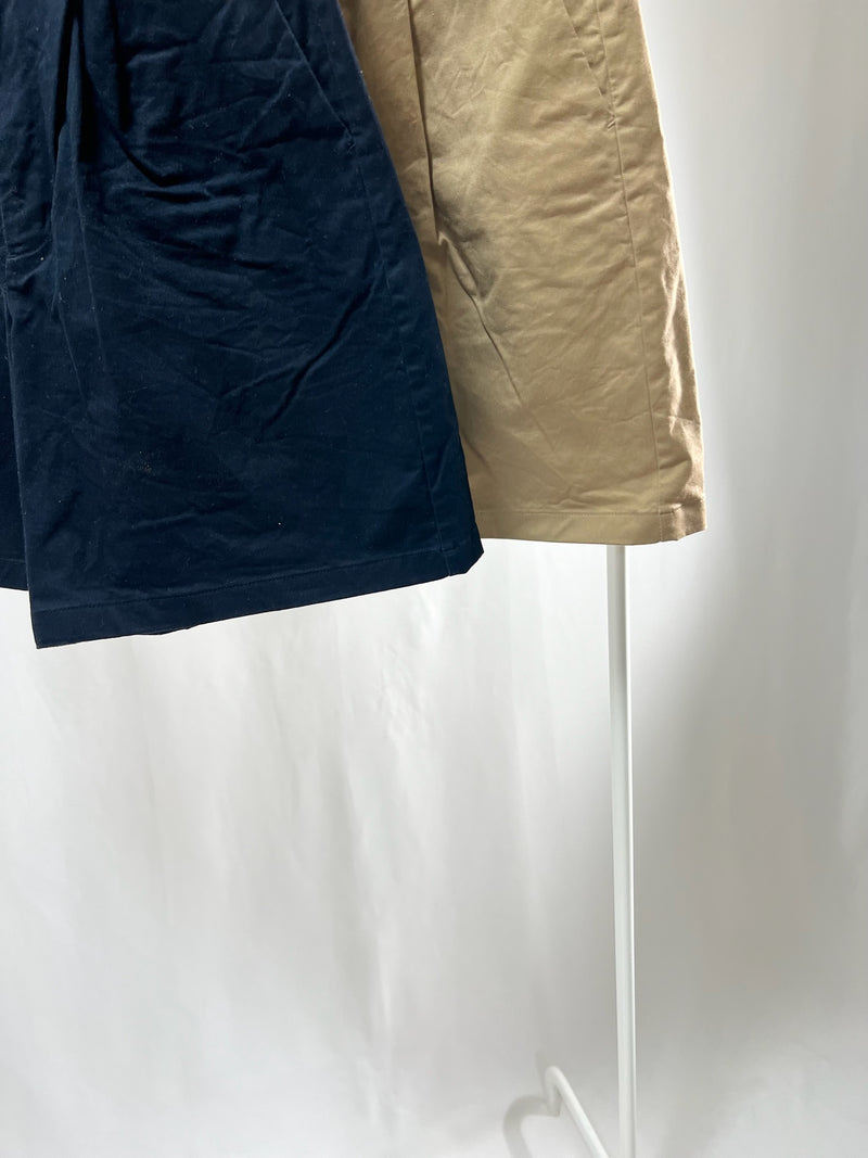 250129High-Waist Pleated Shorts