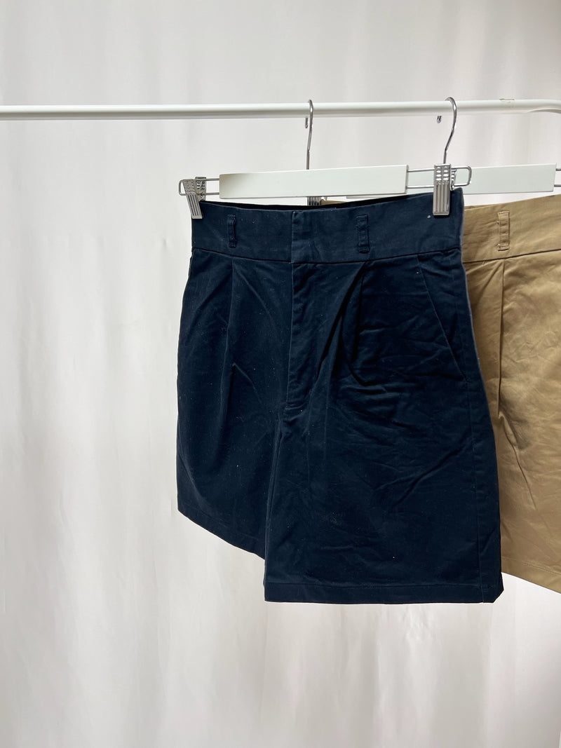 250129High-Waist Pleated Shorts