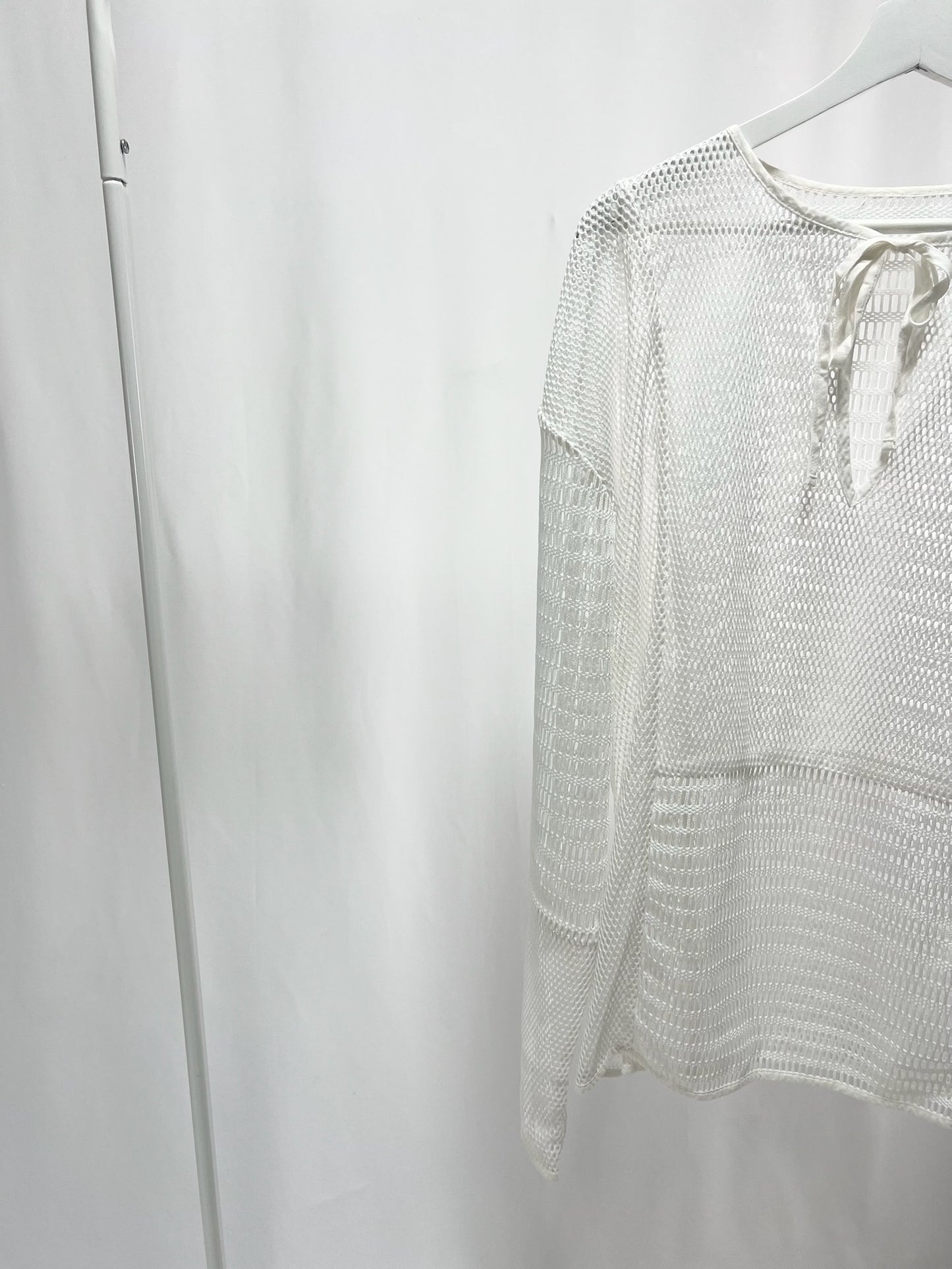 25043White Crochet Knit Long Sleeve Top