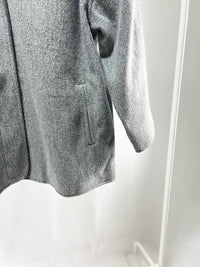 250008Gray Coat