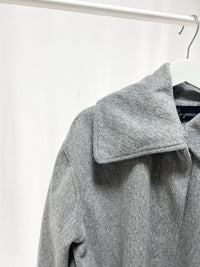 250008Gray Coat