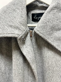 250008Gray Coat