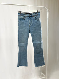 2501217Cut-Off Flare Denim Jeans