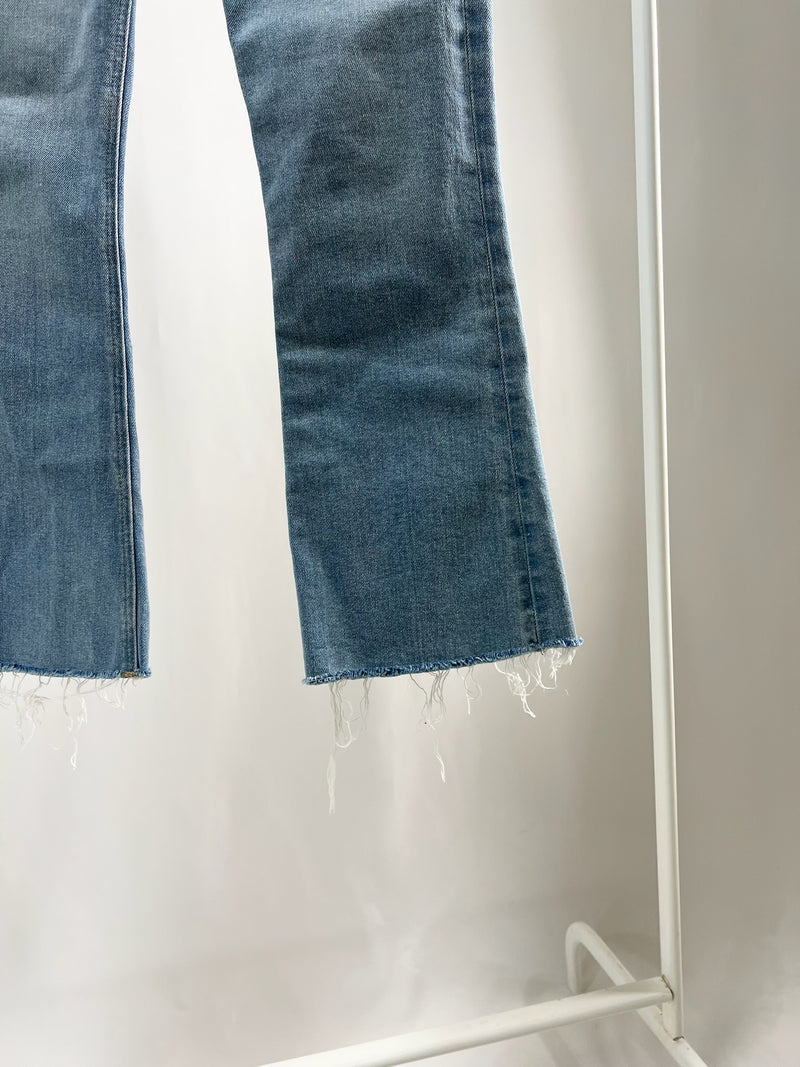 2501217Cut-Off Flare Denim Jeans
