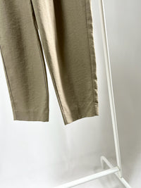 250127Natural Tapered Linen Pants