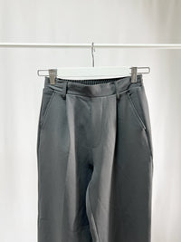 250126Sleek Essential Straight Pants