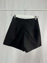 2501218High-Waist Black Shorts