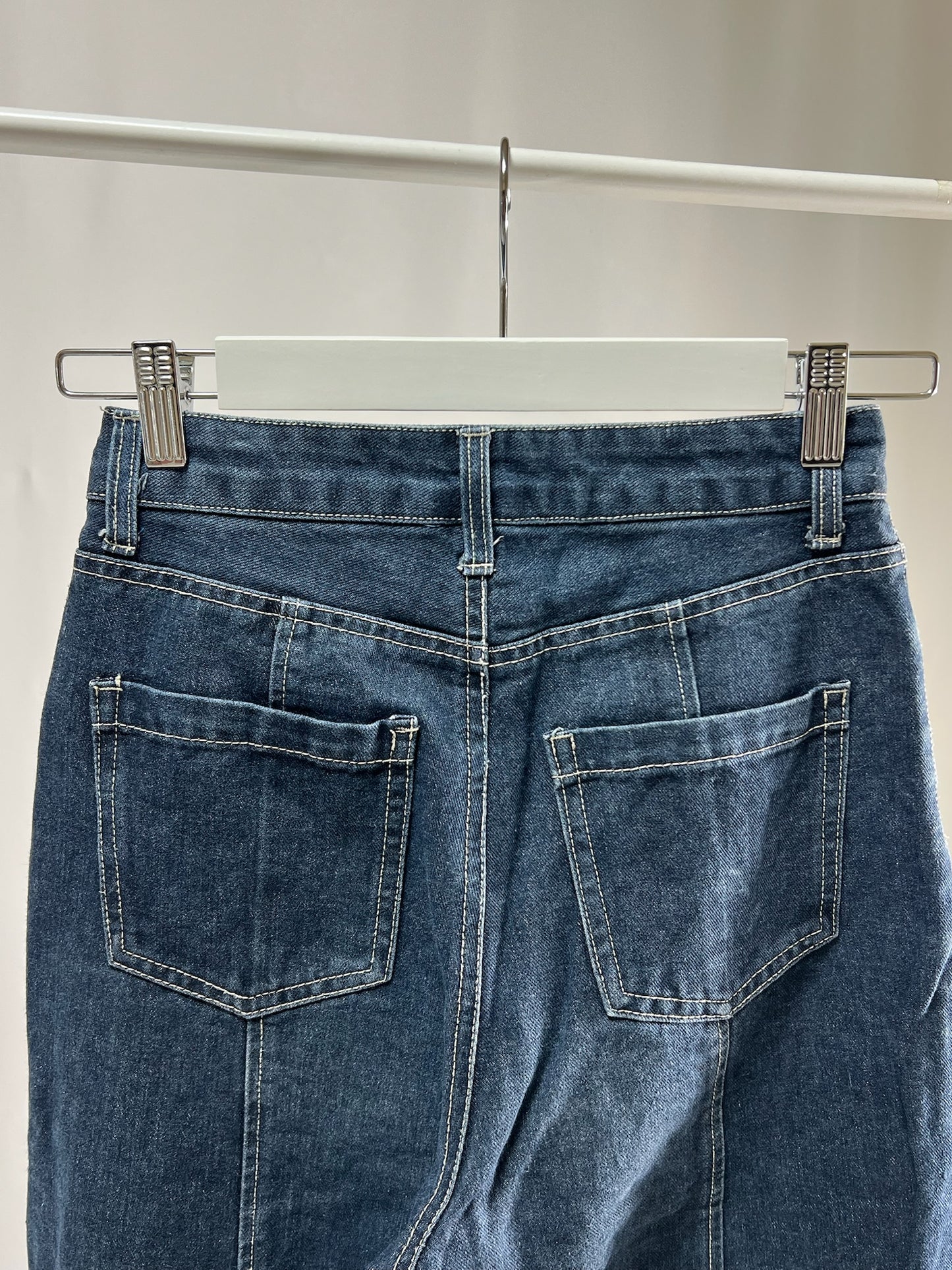 250123Raw Hem Straight Denim Pants