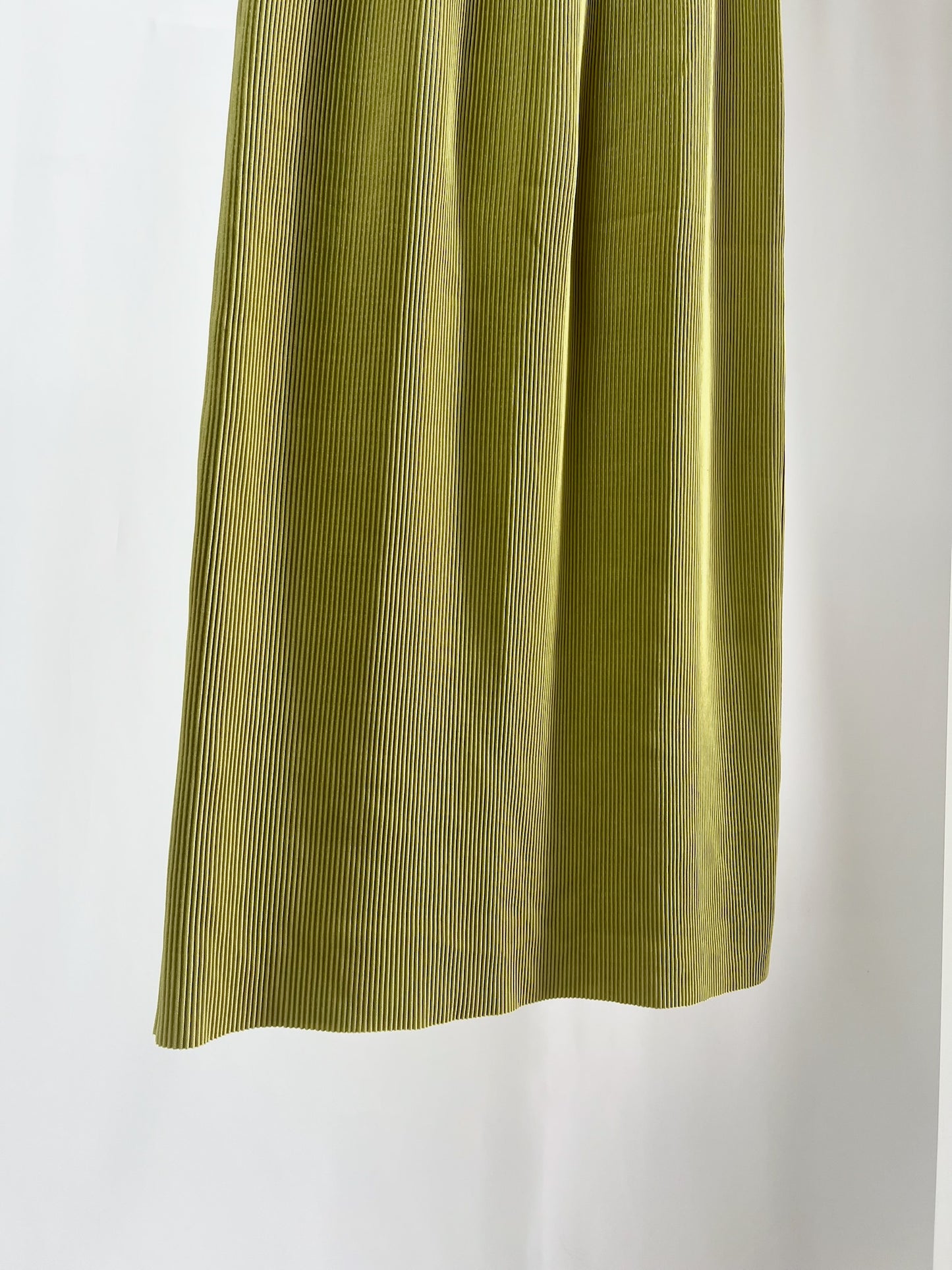 2500004Pleated Midi Skirt - Olive Green