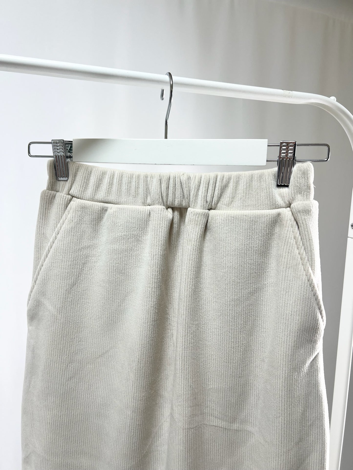 2500003Relax Fit Straight Skirt