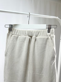 2500003Relax Fit Straight Skirt