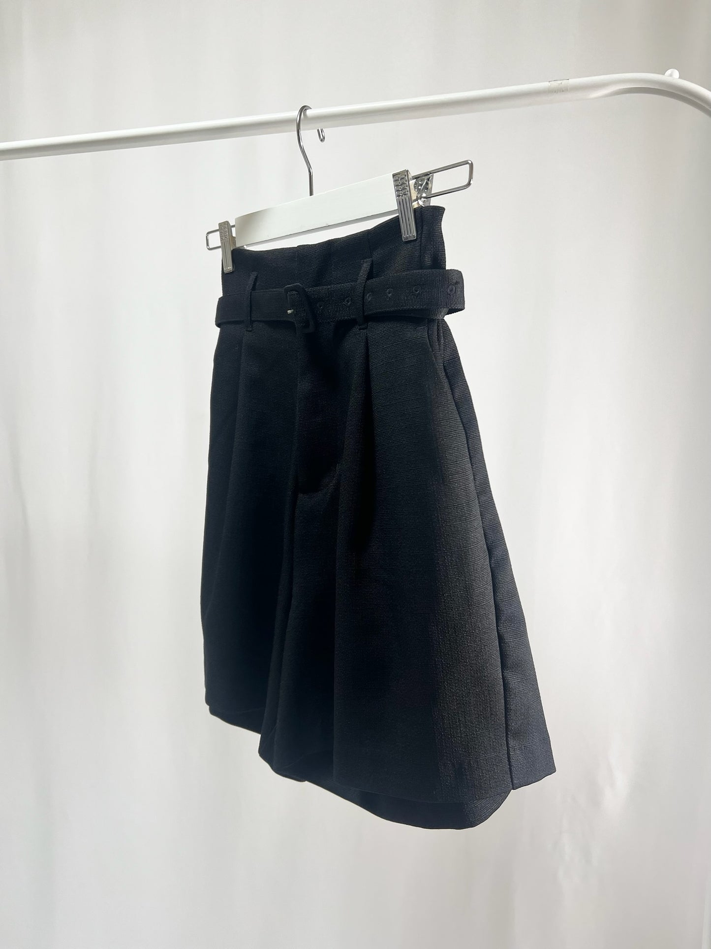 250121Elegant Belted Black Shorts