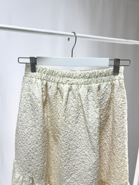 2500002Airy Volume Jacquard Skirt