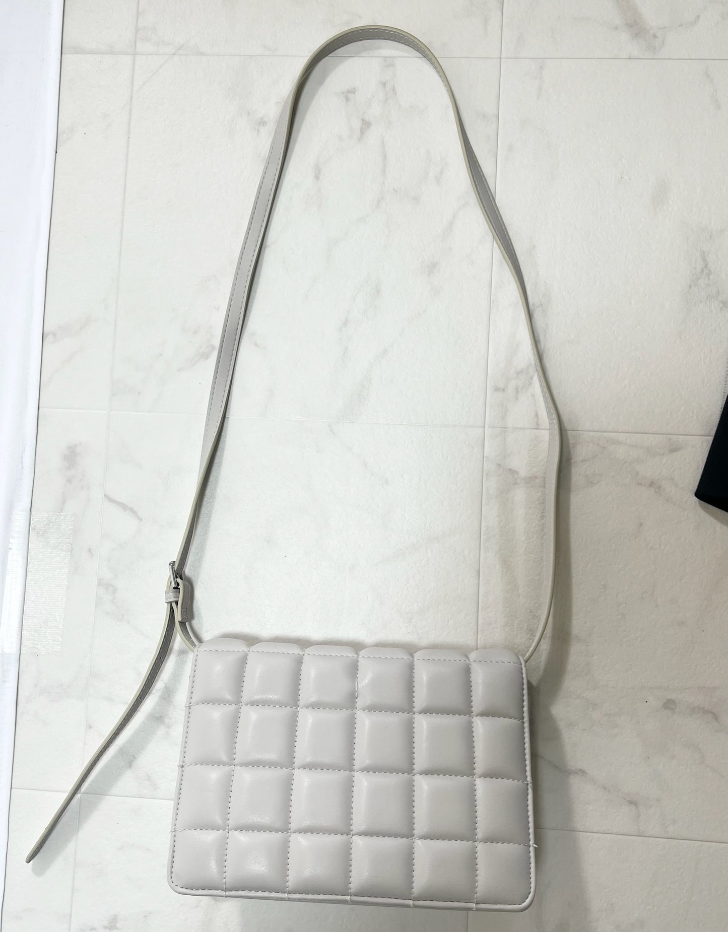 25000001Greige Shoulder Bag