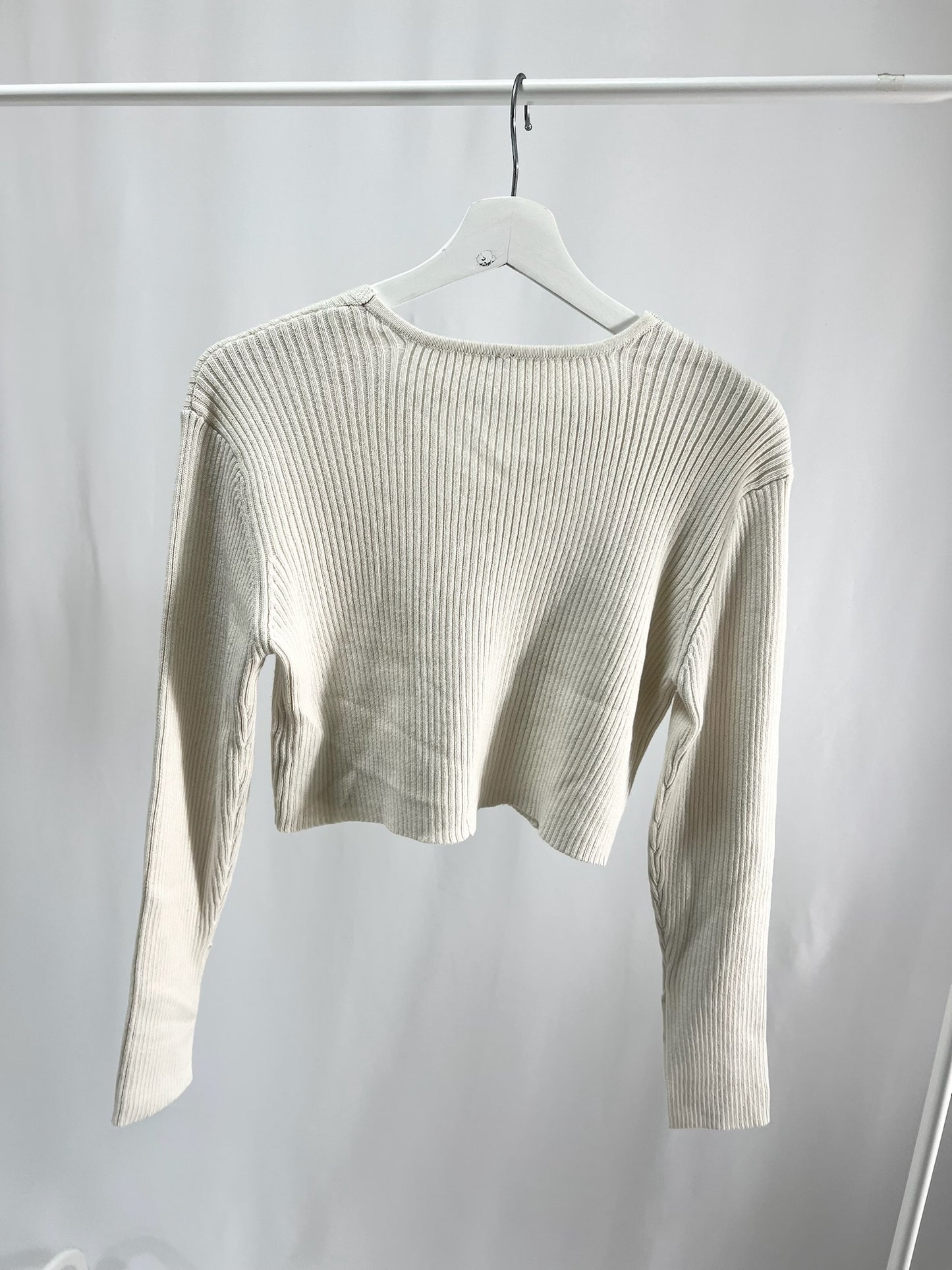 25038Ivory Ribbed Crop Cardigan
