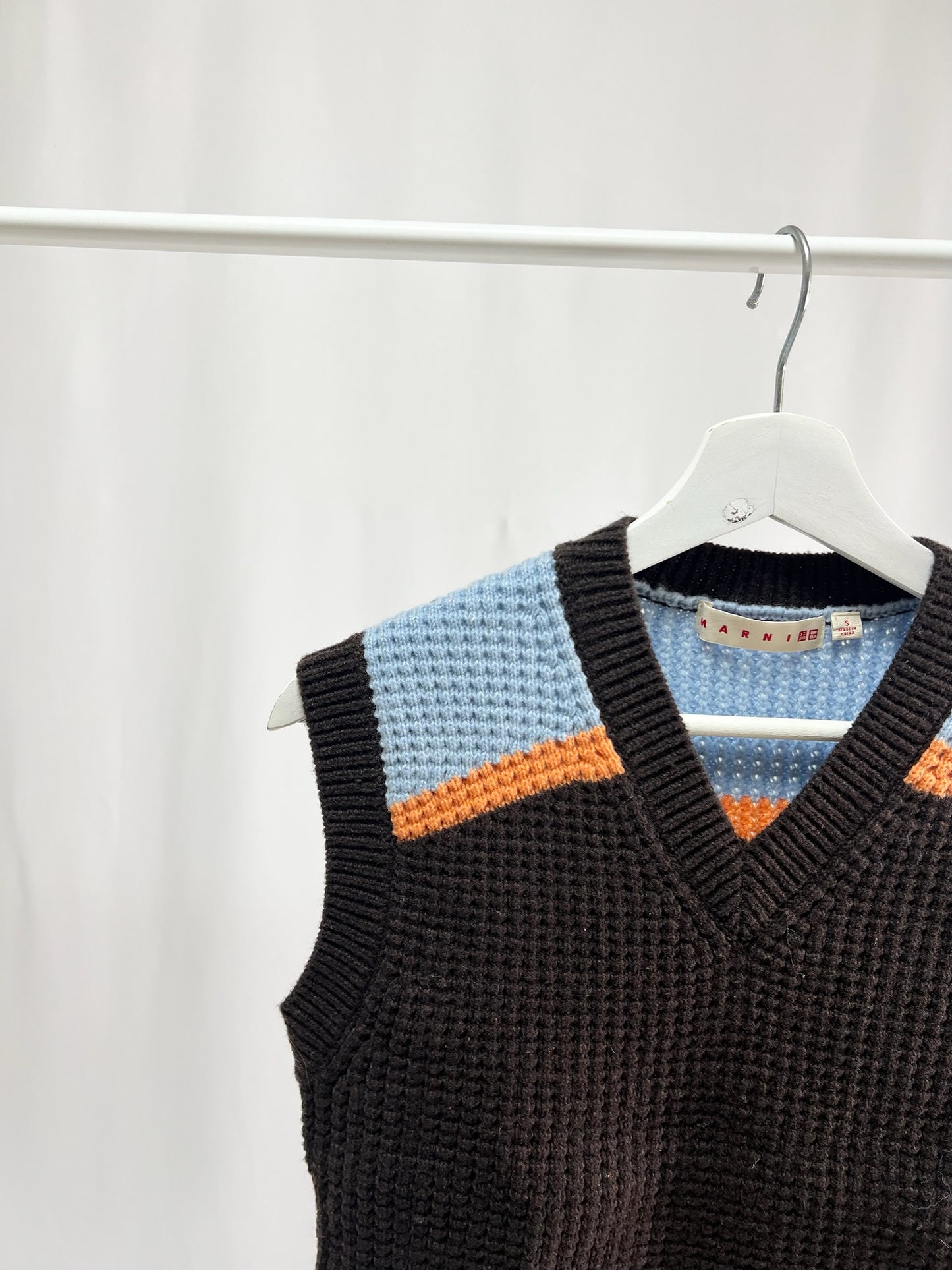 25034Retro Pop Knit Vest