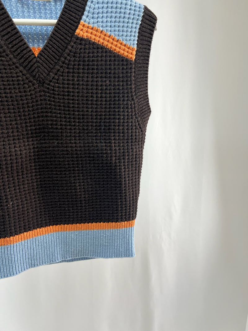 25034Retro Pop Knit Vest