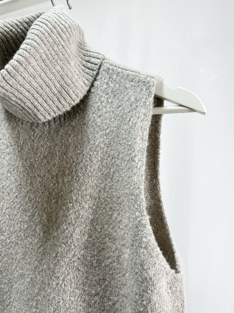 25065Heather Gray Turtle Vest