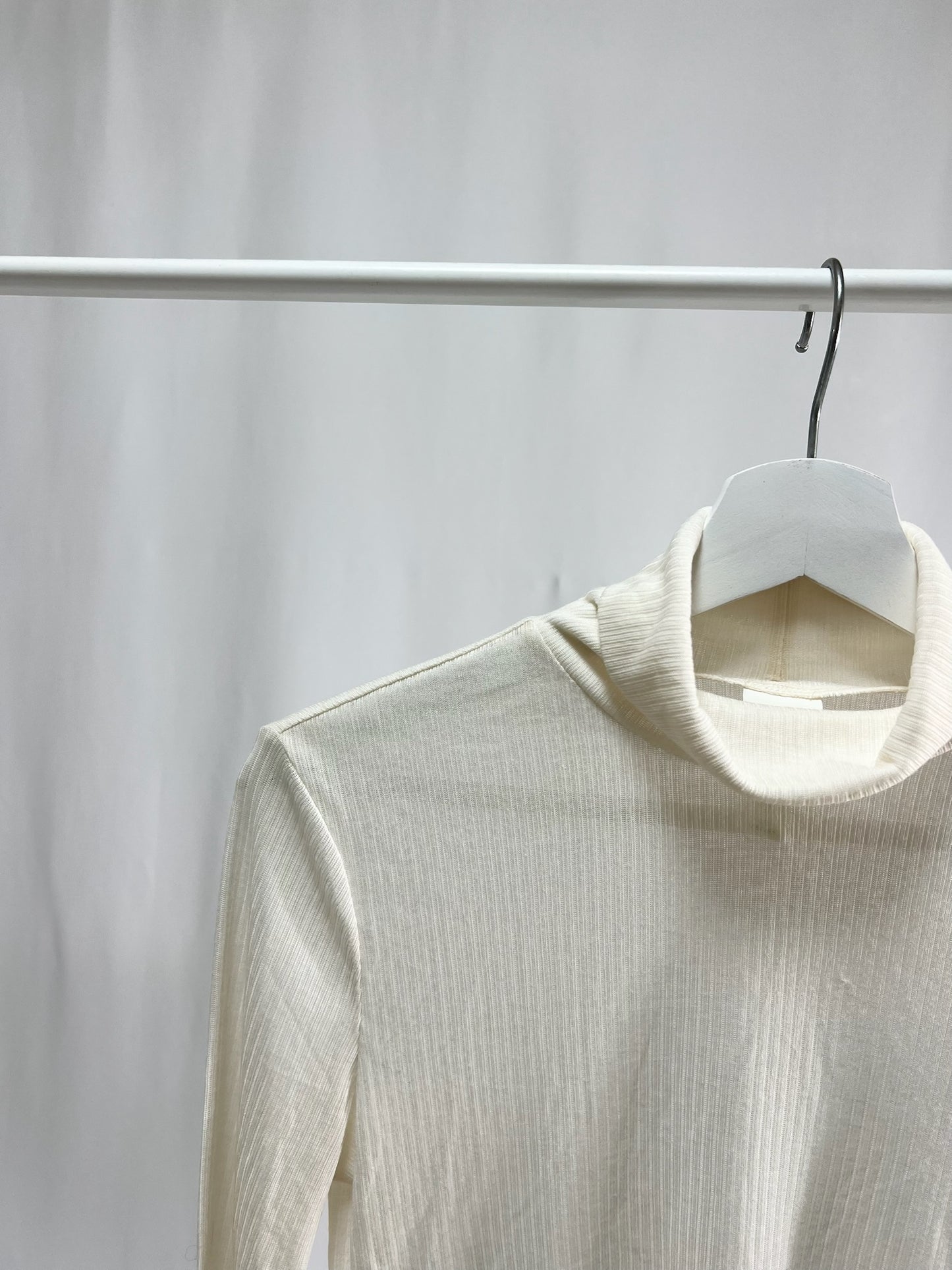 25031Ivory Essential Mock Neck