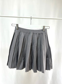 25000019Gray Pleated Mini Skirt – Neat & Playful