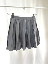 25000019Gray Pleated Mini Skirt – Neat & Playful