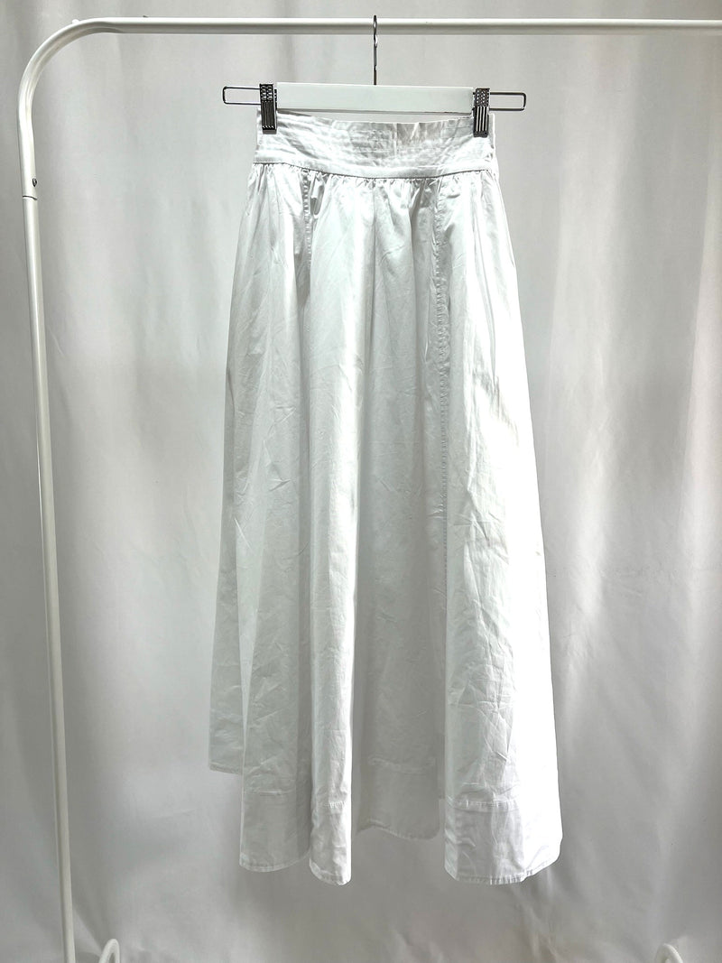 25000018White Flare Long Skirt – Soft, Clean & Flowing
