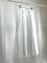 25000018White Flare Long Skirt – Soft, Clean & Flowing