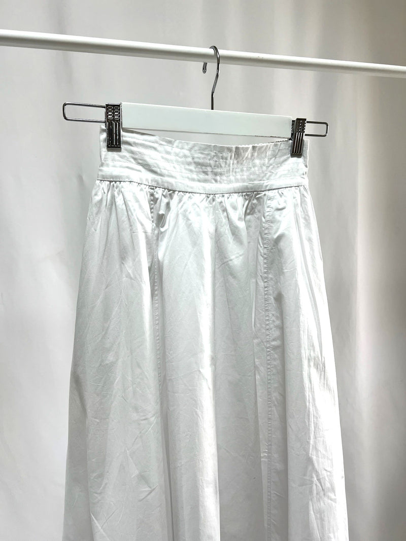 25000018White Flare Long Skirt – Soft, Clean & Flowing