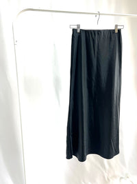 25000017Satin Long Skirt – Elegant Sheen Drape