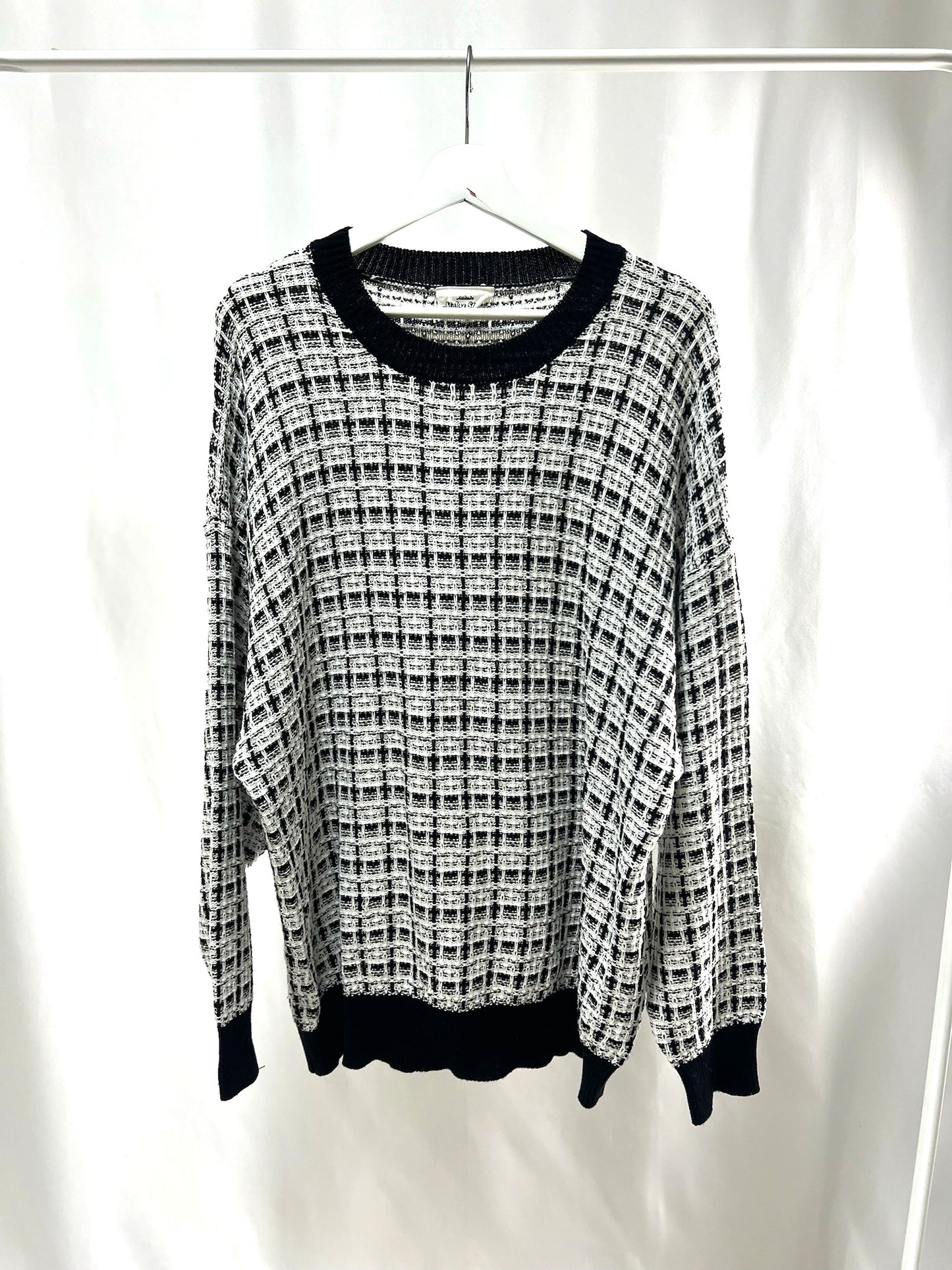 25067Tweed Texture Knit Top