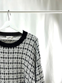25067Tweed Texture Knit Top