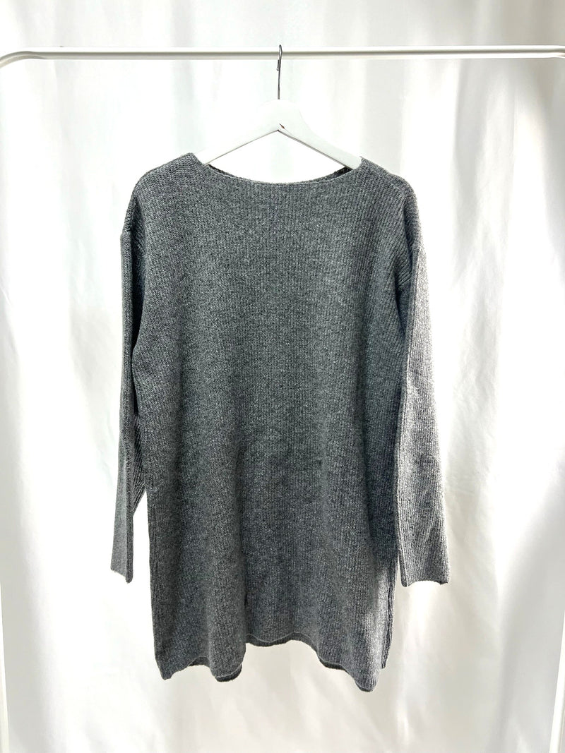25008Gray Basic Knit Top