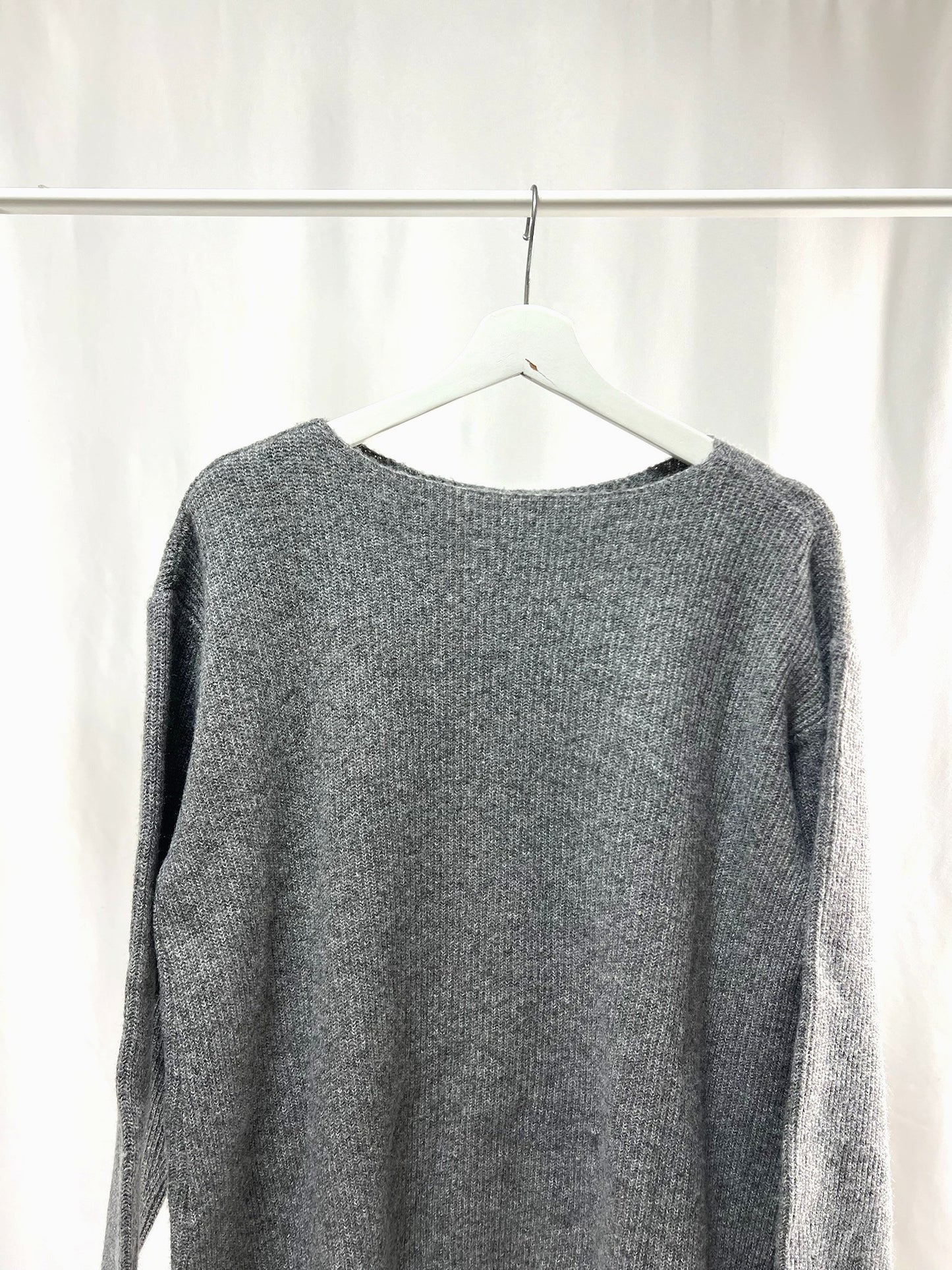 25008Gray Basic Knit Top