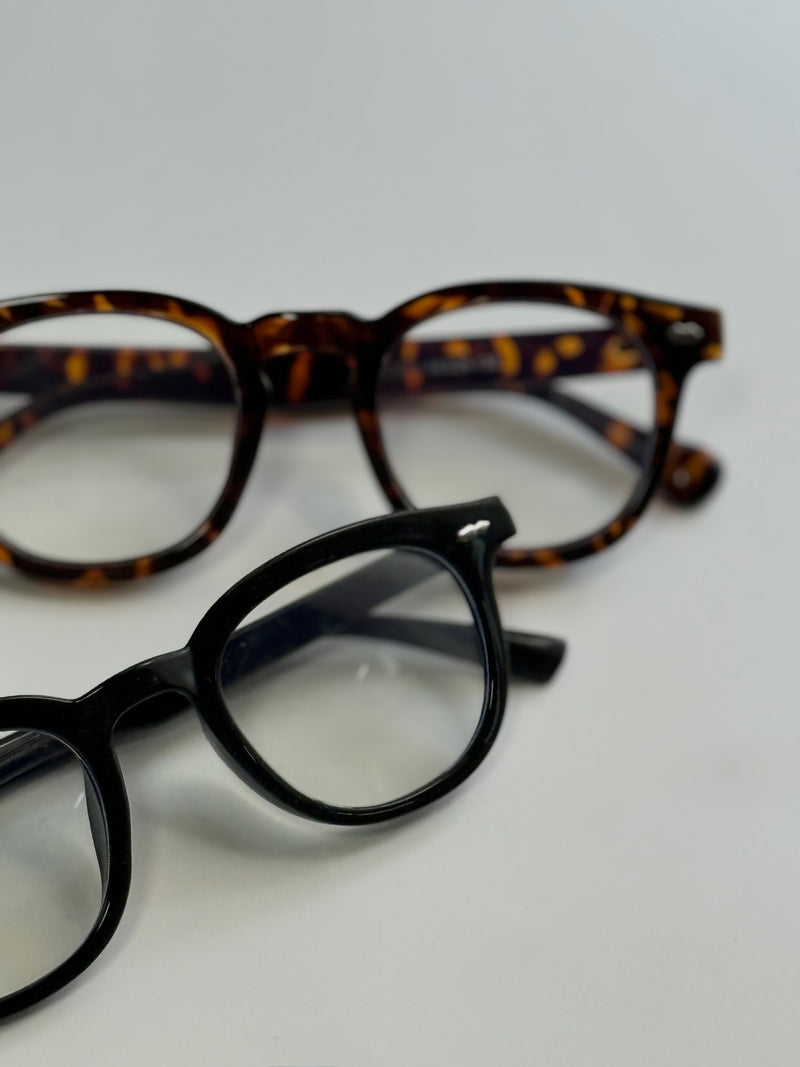 Black Frame Glasses – Paris Style