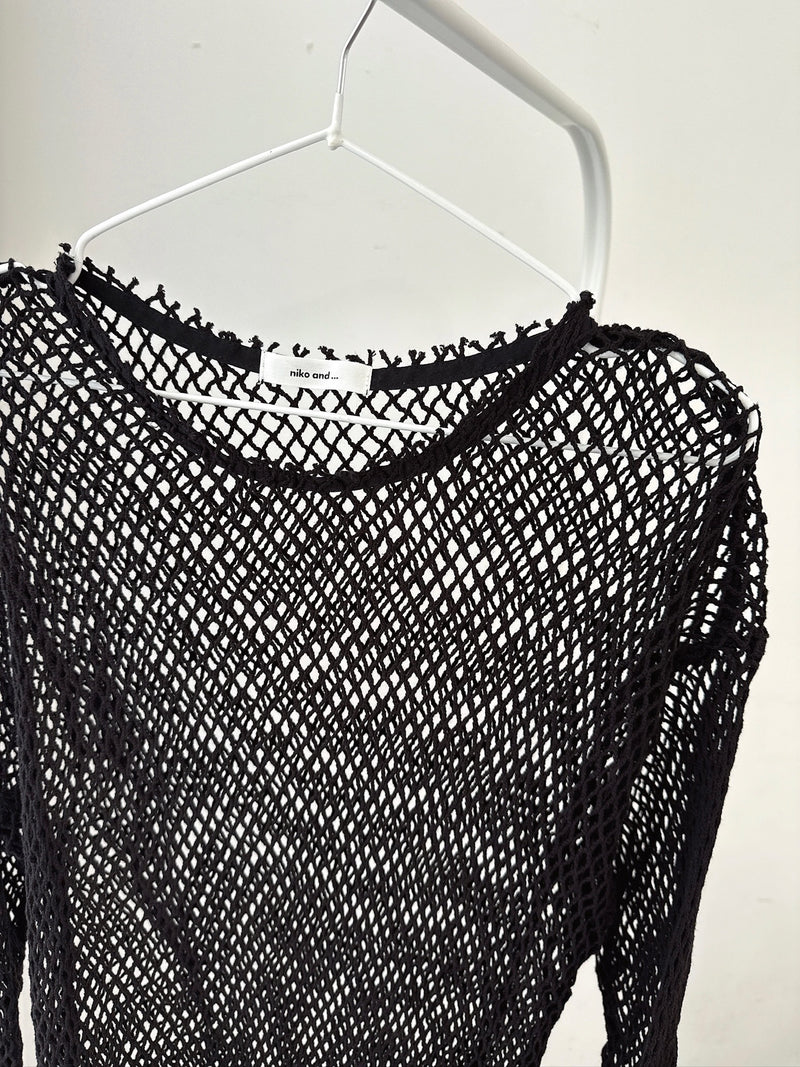 25059Black Mesh Short Sleeve Top