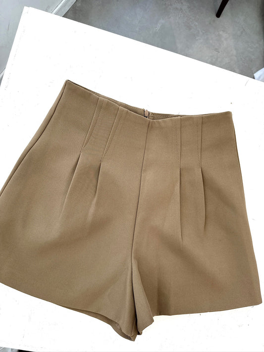 High-Waisted Pleated Shorts – Taupe Beige