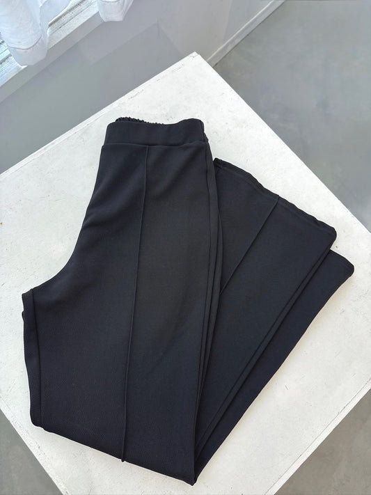 Center Press Flared Pants – Black