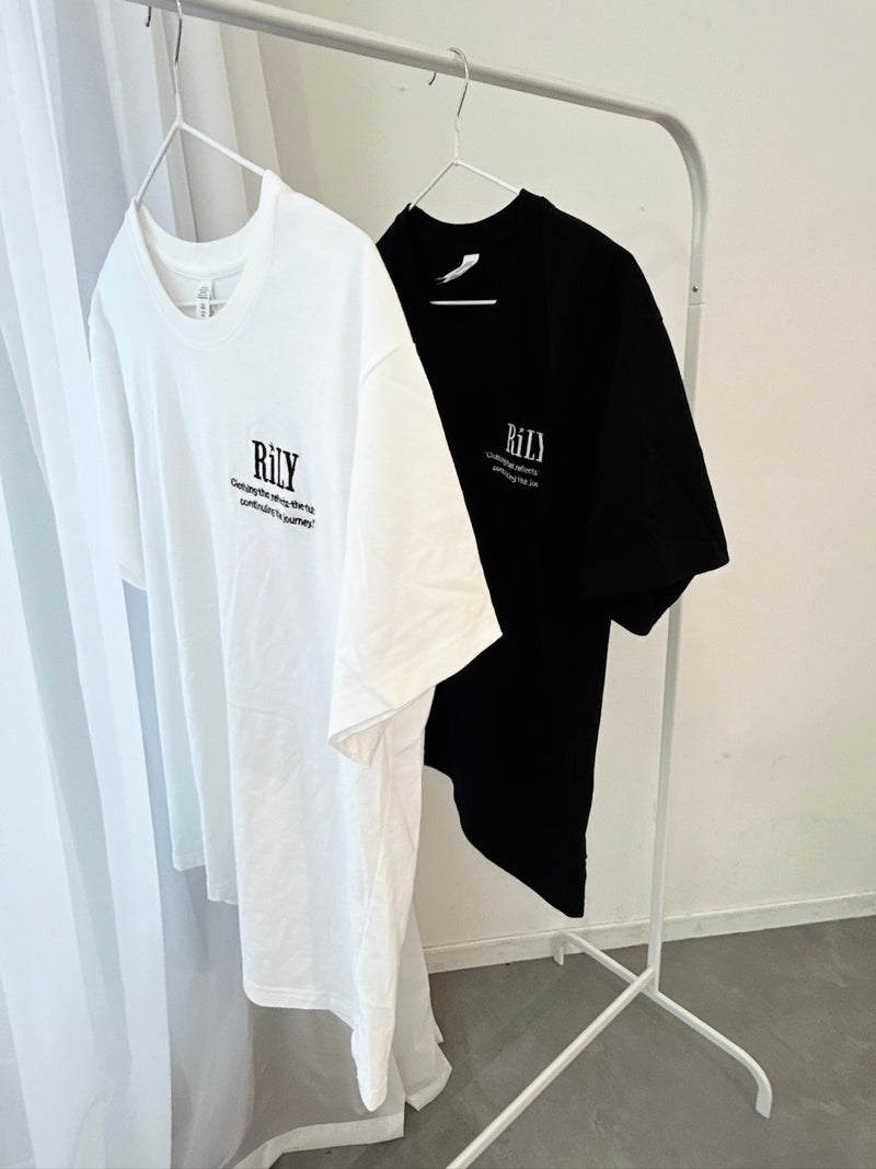 “RiLY” Embroidered Logo Tee – Original Short Sleeve Top