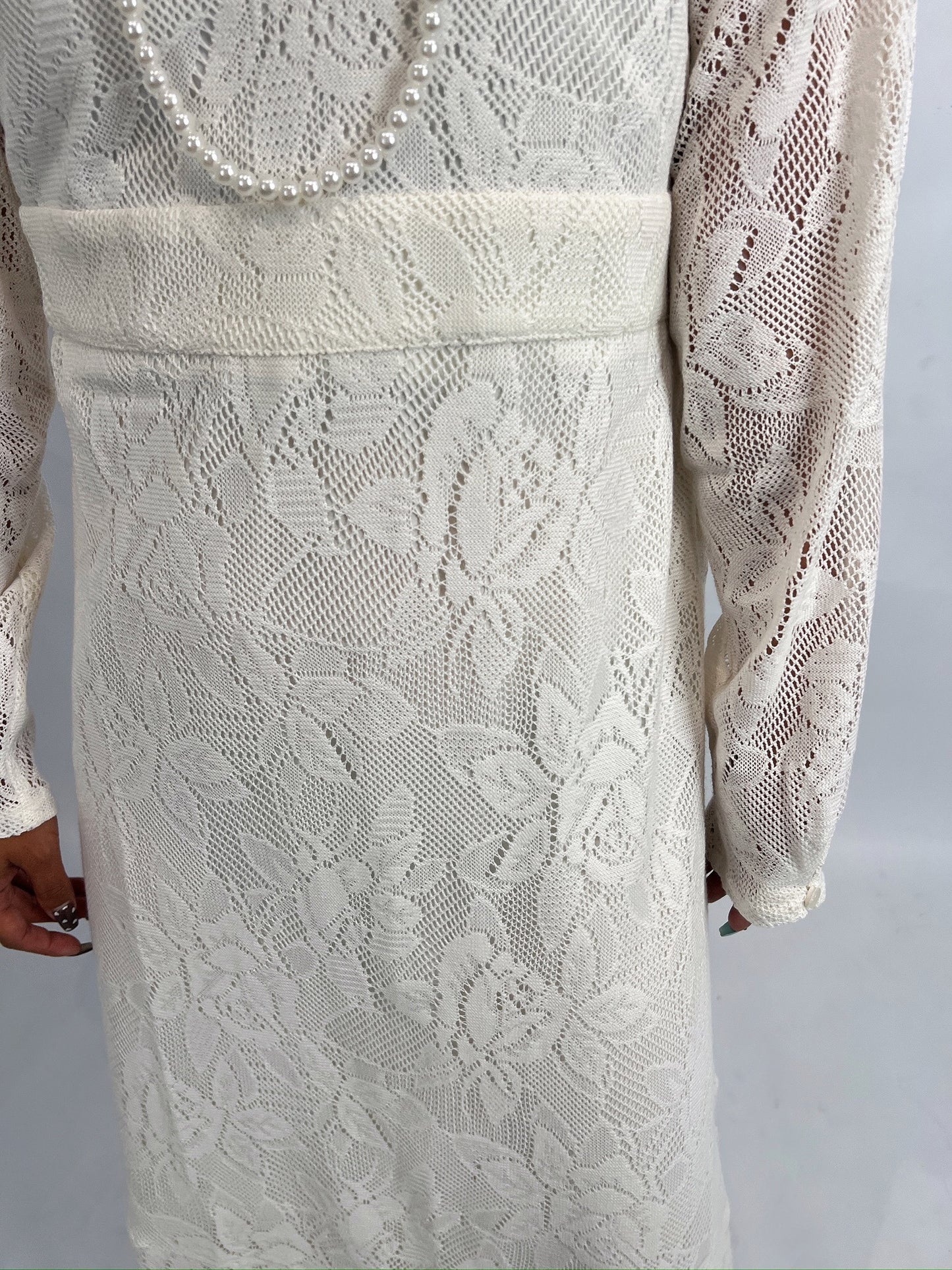 White Lace Dress – Vintage-Inspired Elegance