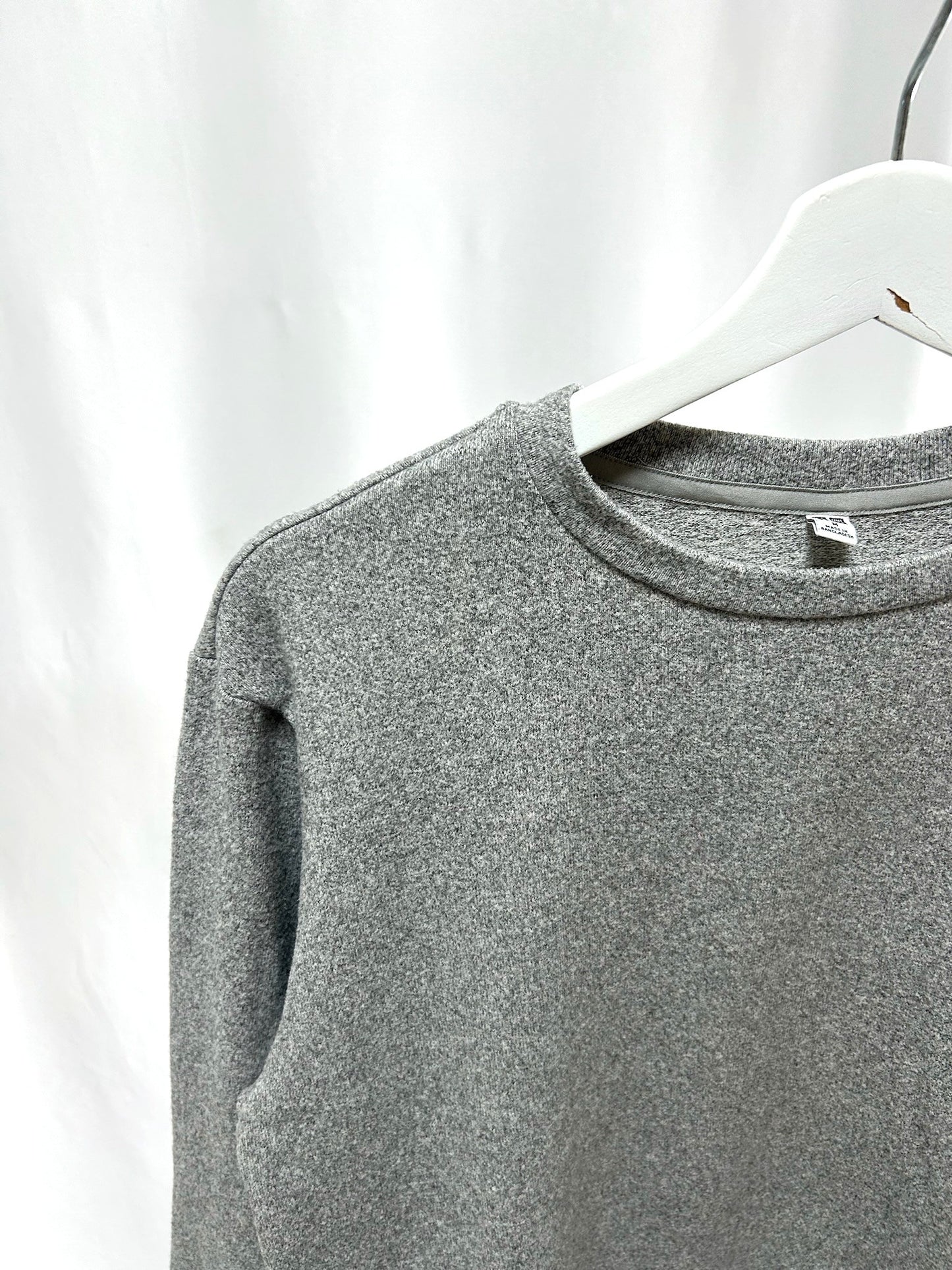 25024Gray Knit Sweat Top