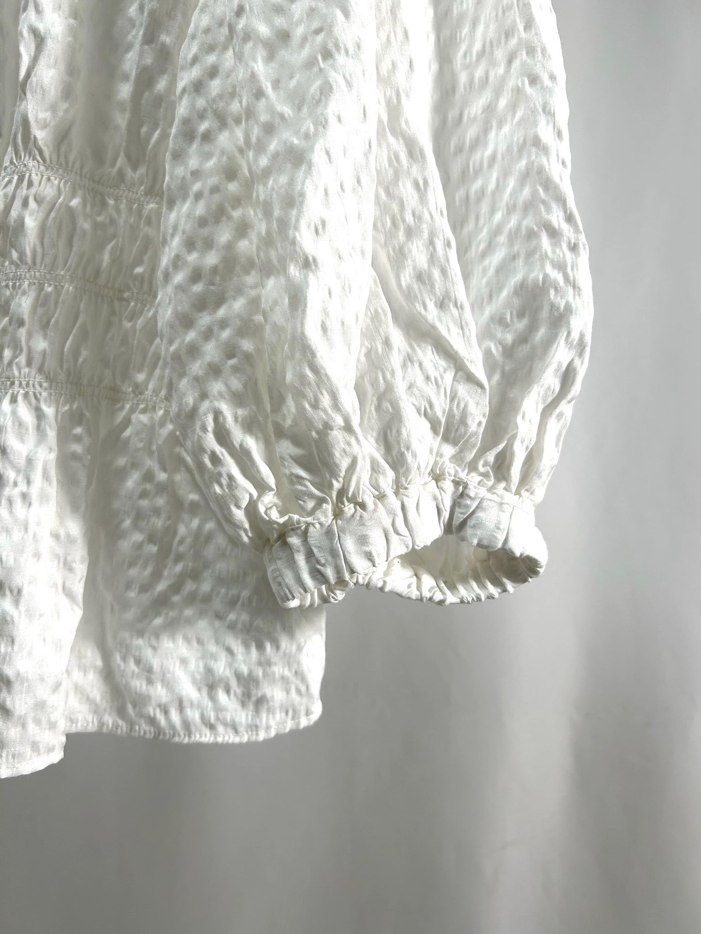 25018White Puff Sleeve Blouse