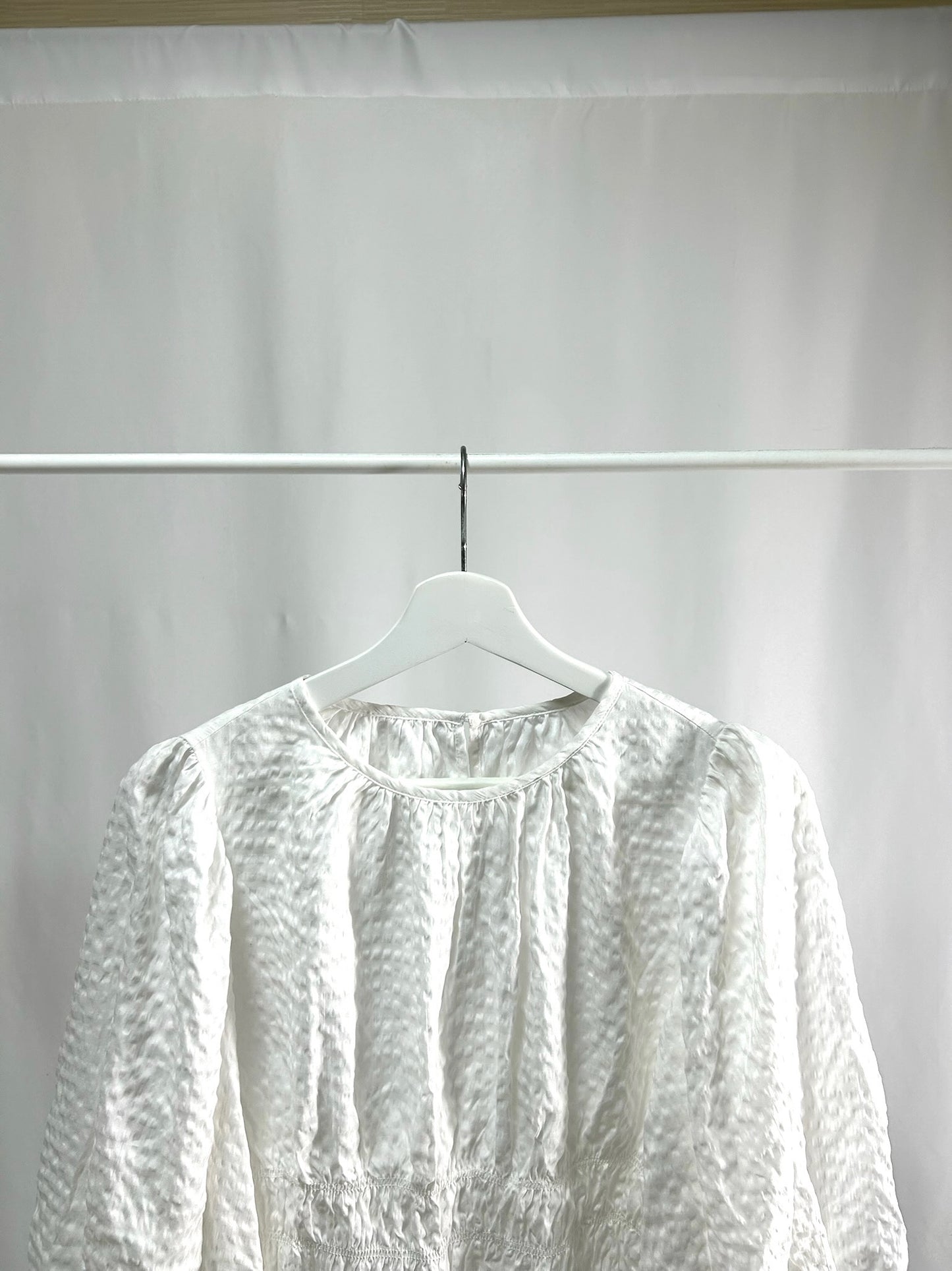 25018White Puff Sleeve Blouse