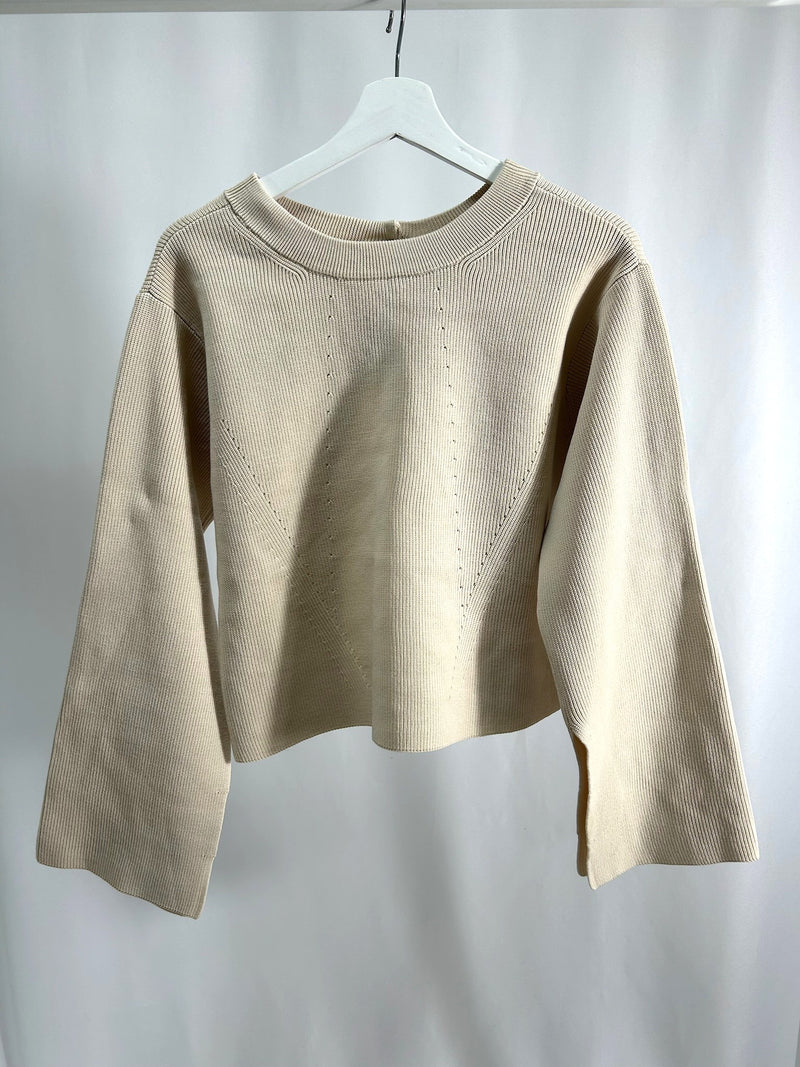 2507バックボタンニット