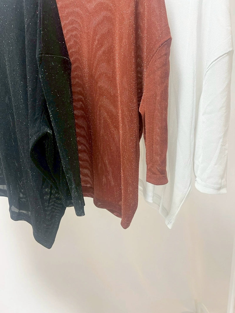 25072ラメ入りシアートップス