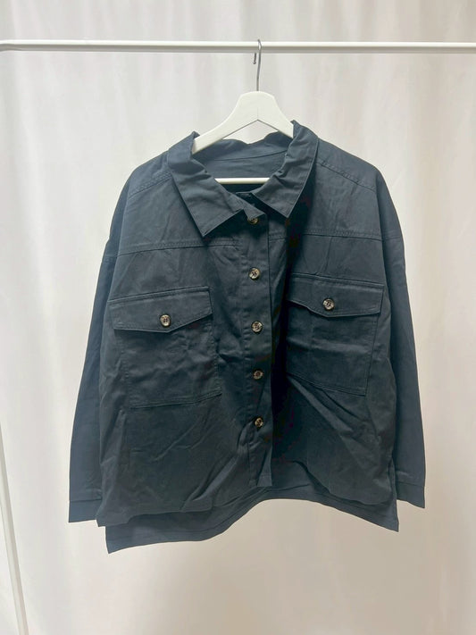 25078ネイビーボタンシャツ